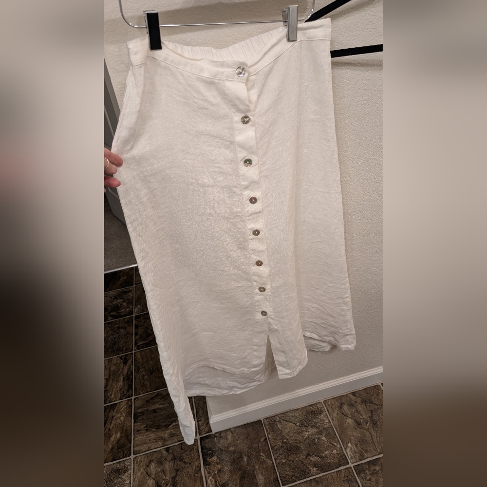 Elegant White Button-Down Skirt
